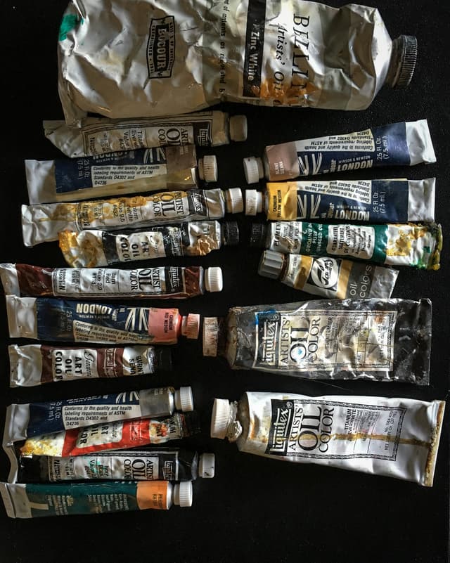 Historical Paints which can still be found in many paintboxes 2