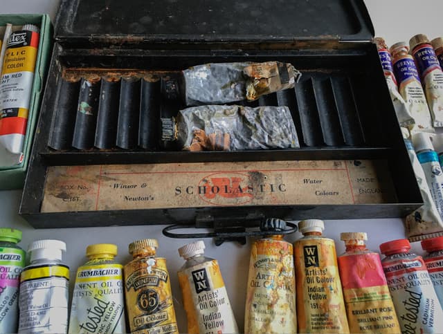 Historical Paints which can still be found in many paintboxes 5