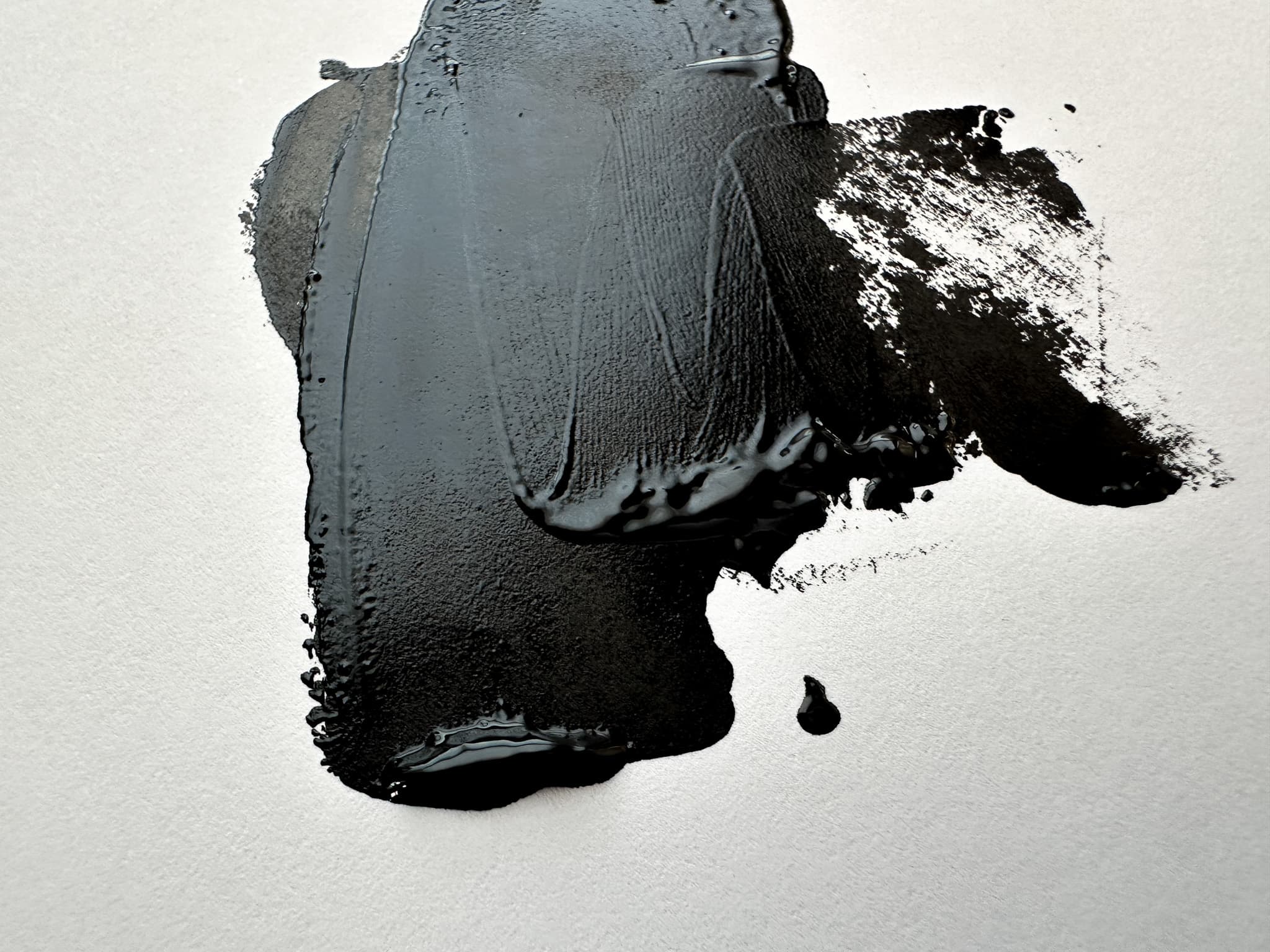 Impasto black oil paint made with pigment PBk7